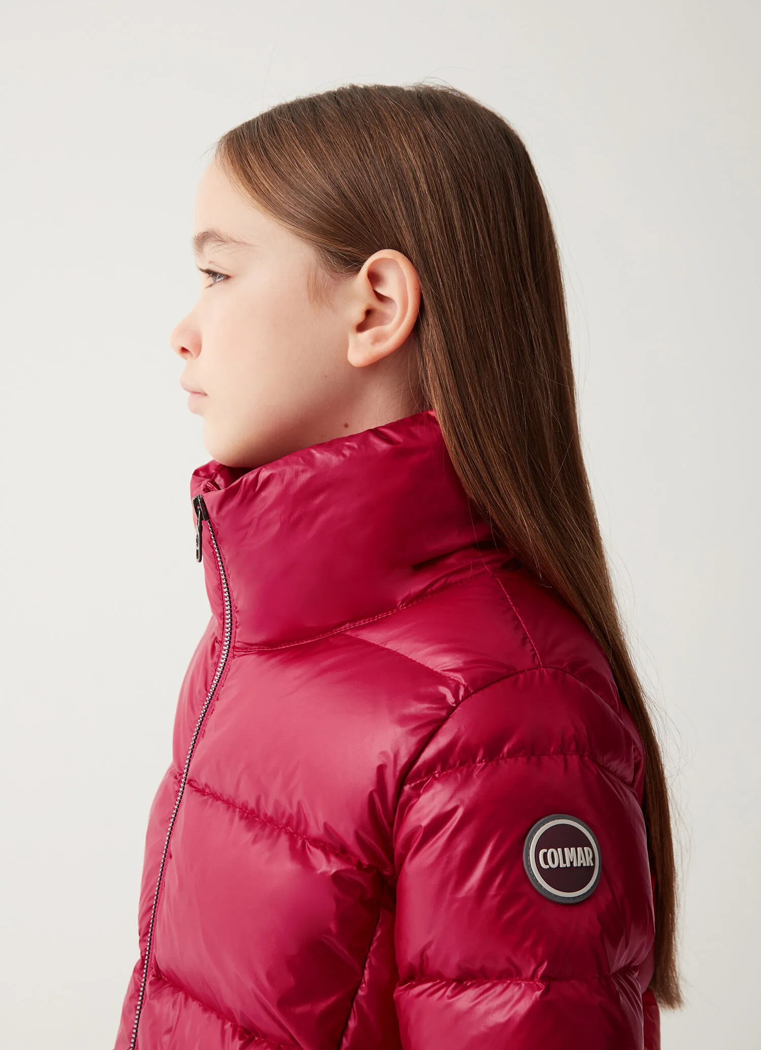 Down jacket with high collar in recycled fabric