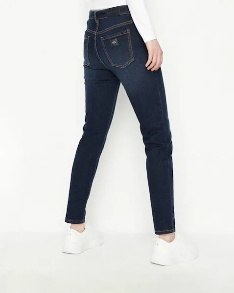 Jeans vestibilità skinny a vita alta in cotone stretch blu lavaggio scuro mirato con patch logo sul retro