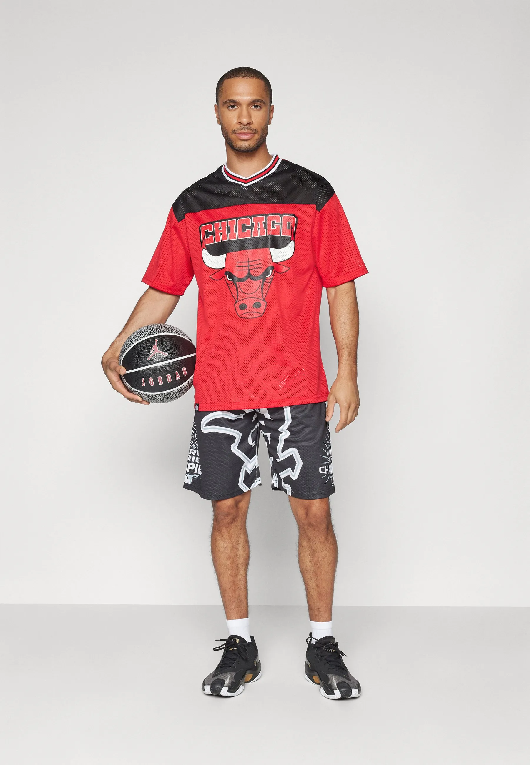 NBA CHICAGO BULLS GRAPHIC JERSEY - Squadra