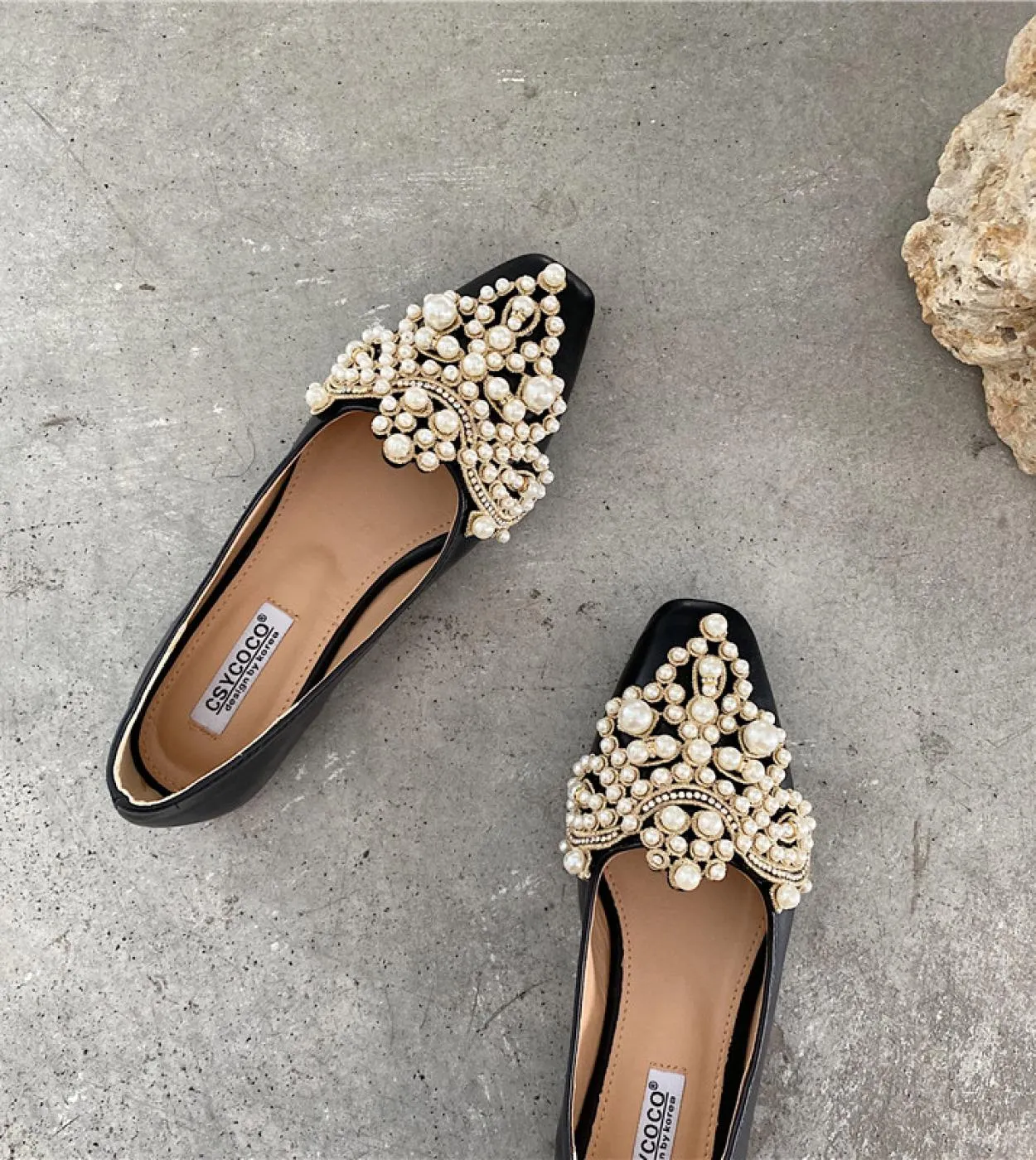 New Crown Pearl Flats Women Wedding Shoes Pointed Toe Female Dress Moccasins Low Pearl Heel Ladies Fashion Luxury Style