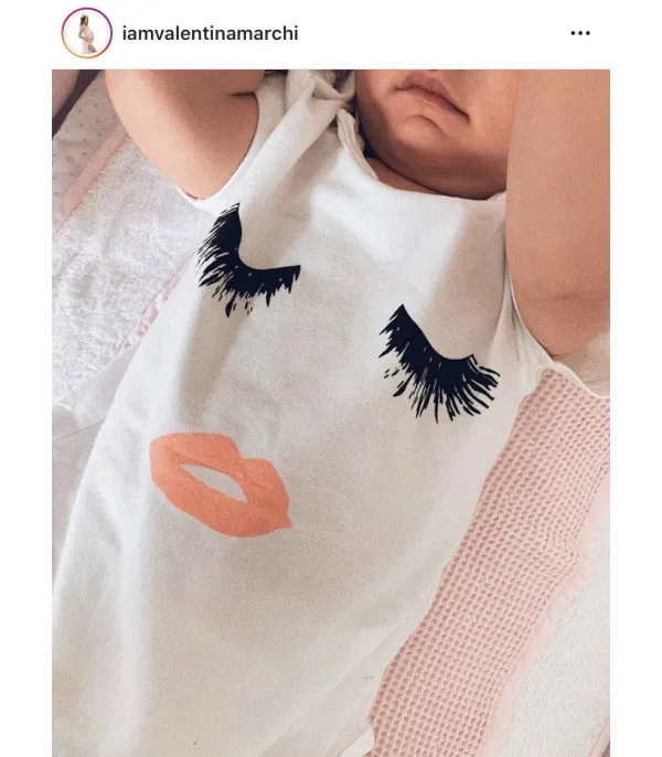 T-shirt eyelash